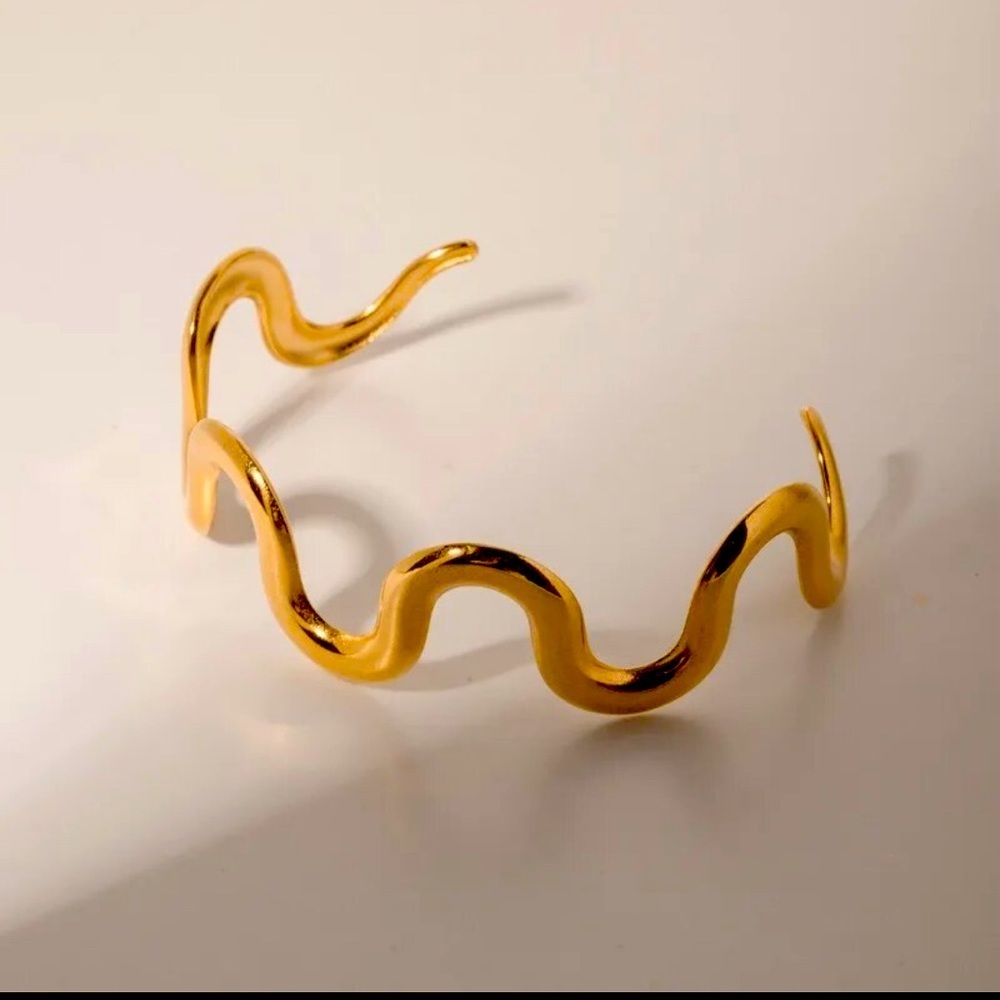 Beautify water wave bracelet